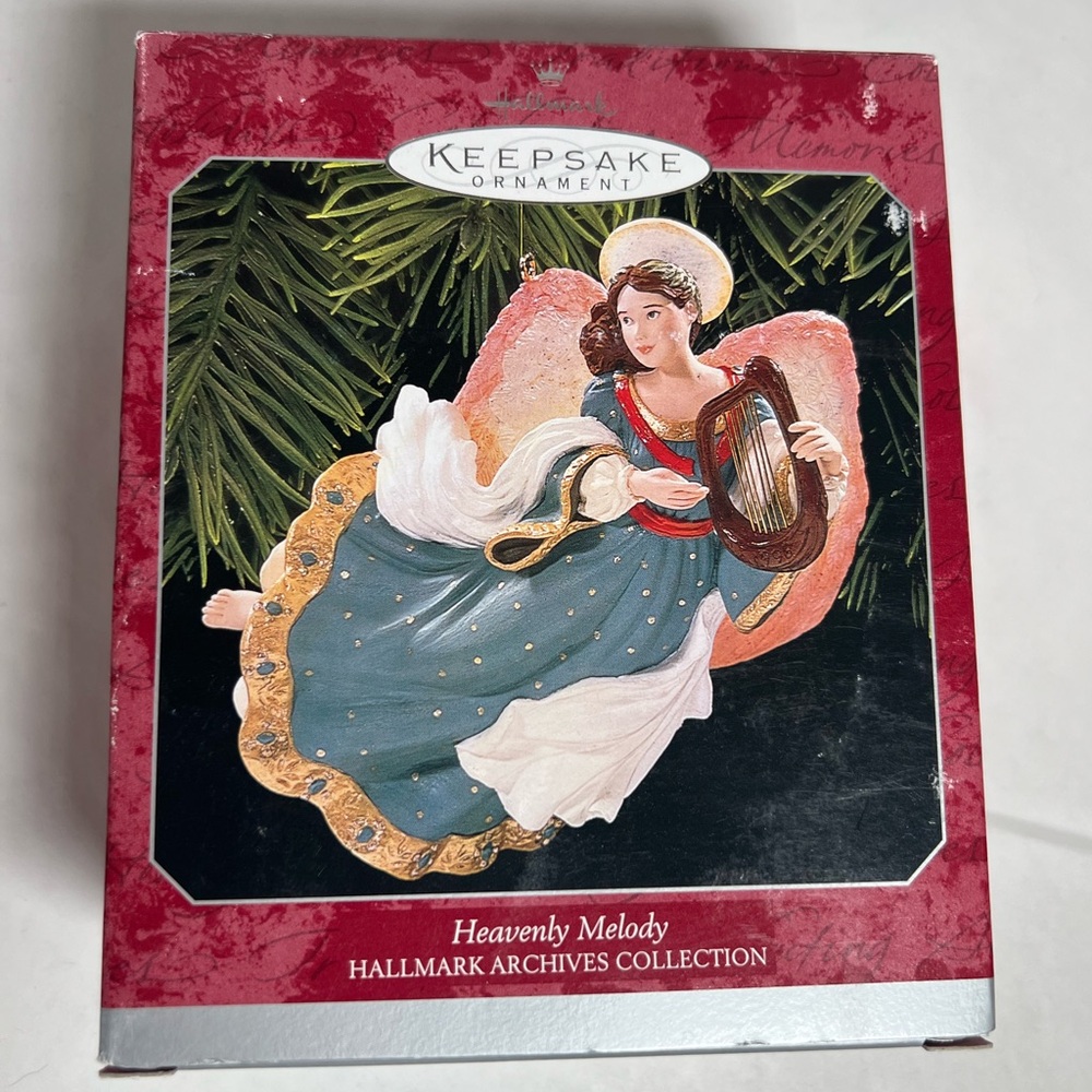 Hallmark Keepsake Ornament - Heavenly Melody Angel 1998